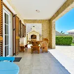 Вилла Carnela With Heated Pool