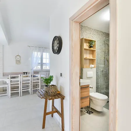 Carnela With Heated Pool *