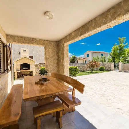 Carnela With Heated Pool * Privlaka (Zadar)