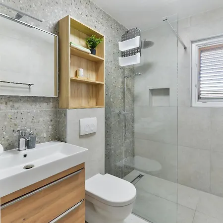 Carnela With Heated Pool Villa *