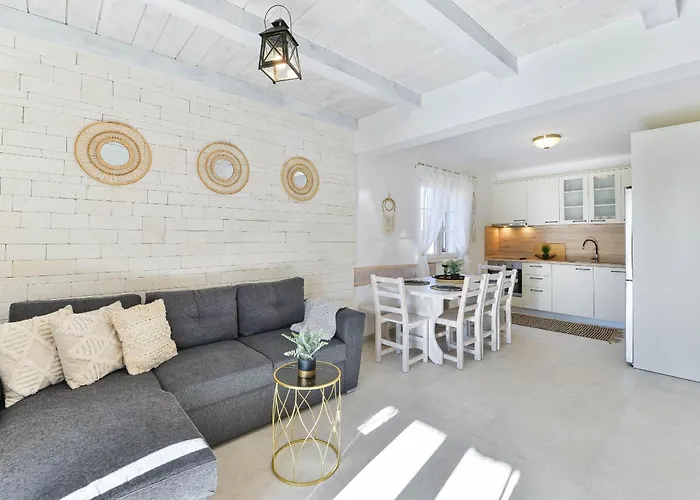 Carnela With Heated Pool וילה *